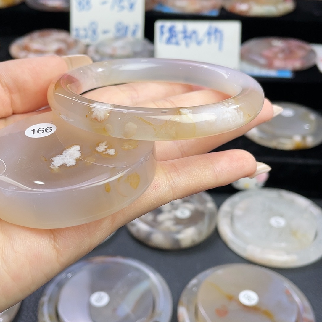 石英质玉手镯未镶嵌58/166