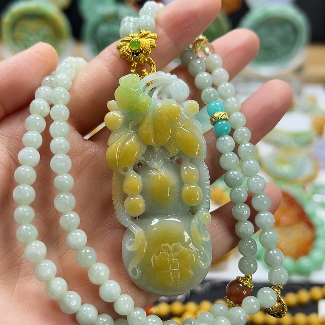 翡翠未镶嵌颈饰吊坠