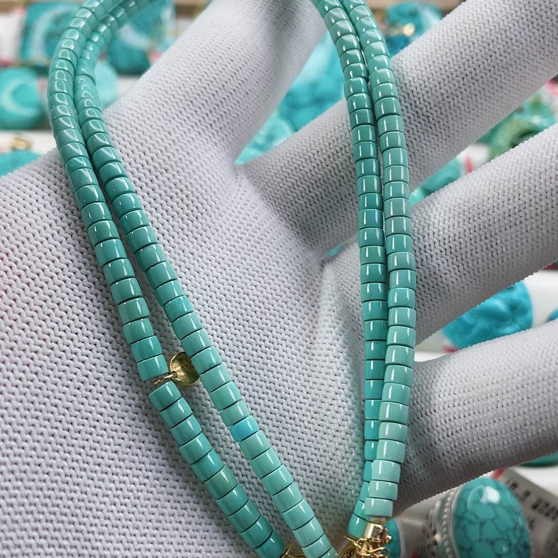 绿松石颈饰未镶嵌