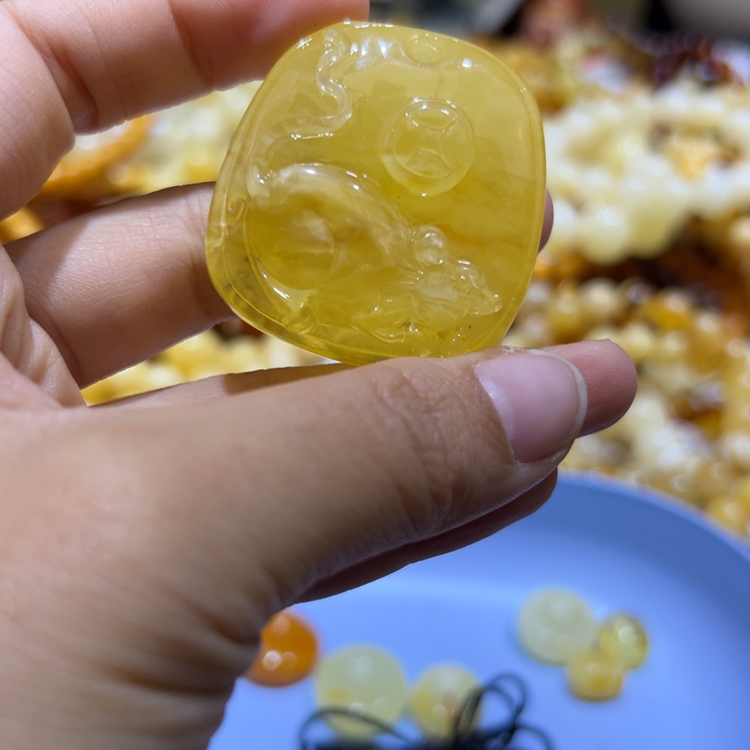 琥珀珠宝奇石未镶嵌