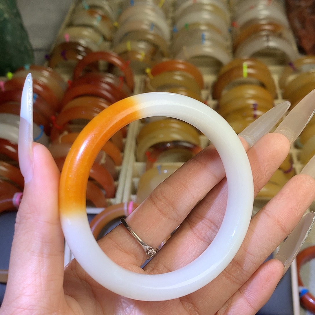 石英质玉（黄龙玉）未镶嵌手镯