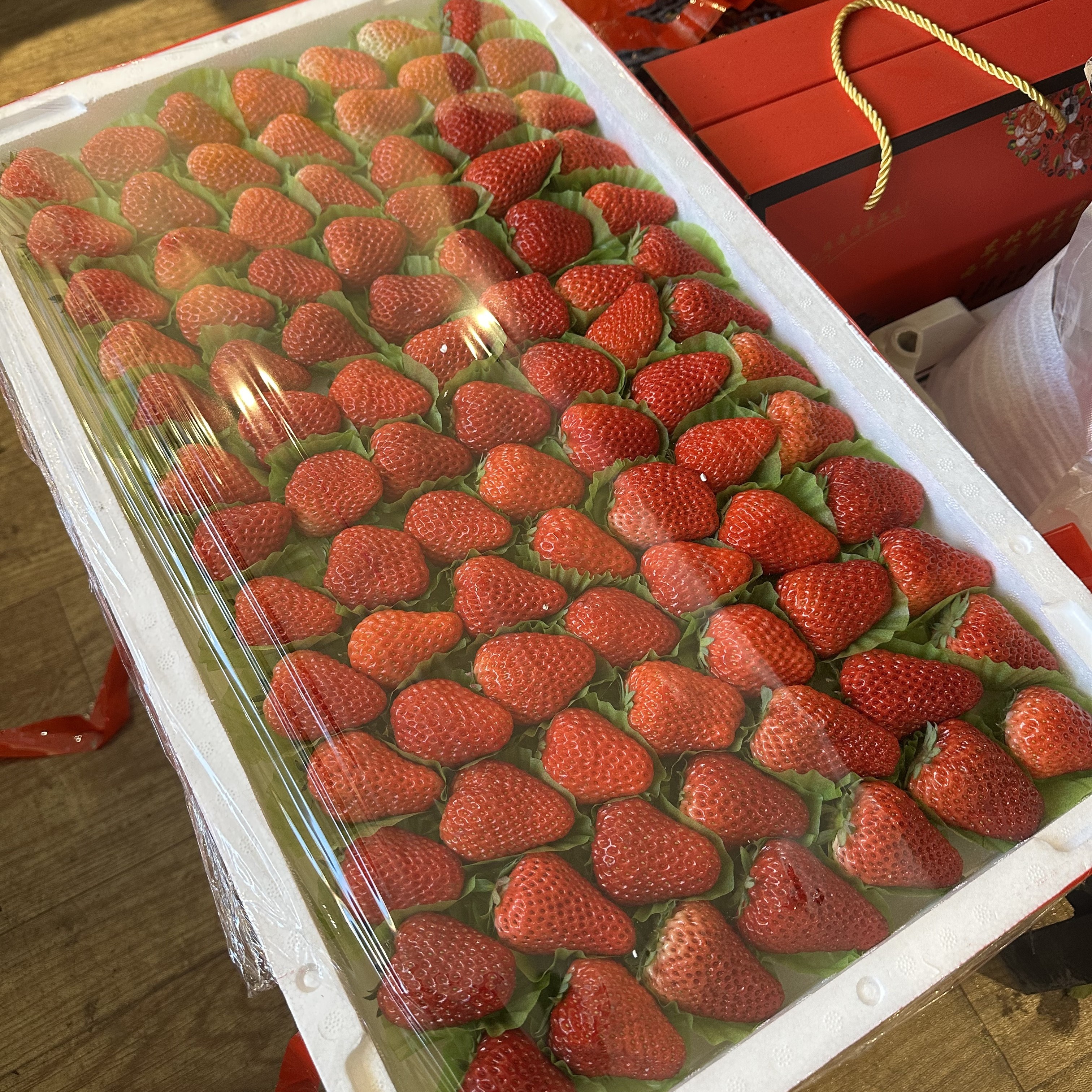 丹东九九草莓中大果7×11颗4~4.2斤