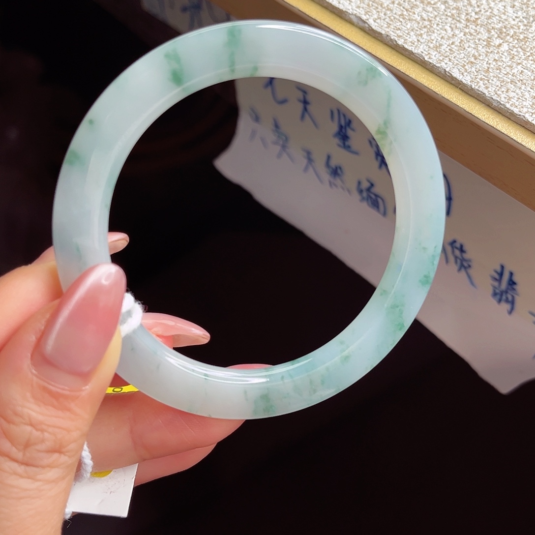 翡翠未镶嵌手镯手镯