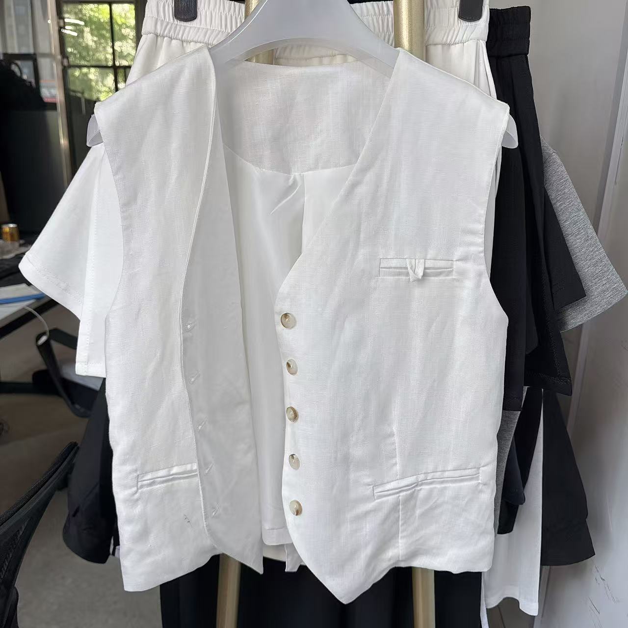 百搭时尚设计师款老钱风马甲6267