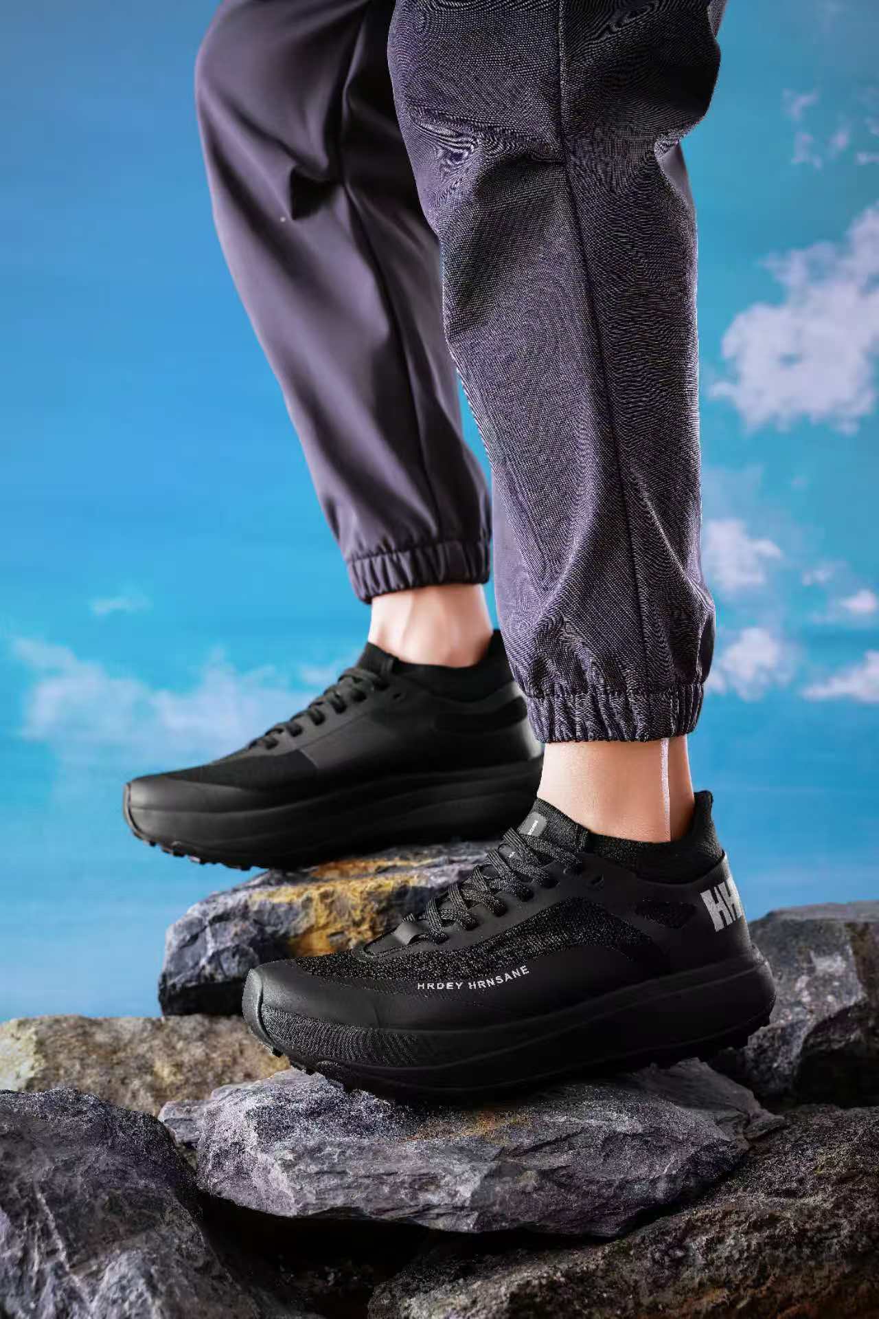 经典户外慢跑鞋缓震厚底透气跑步轻便情侣四季款