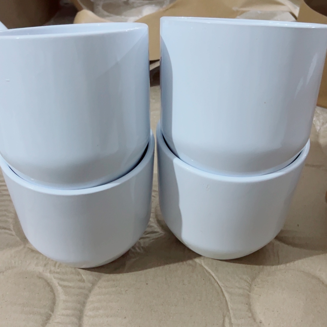 有孔，陶瓷花盆满10米包邮发货。