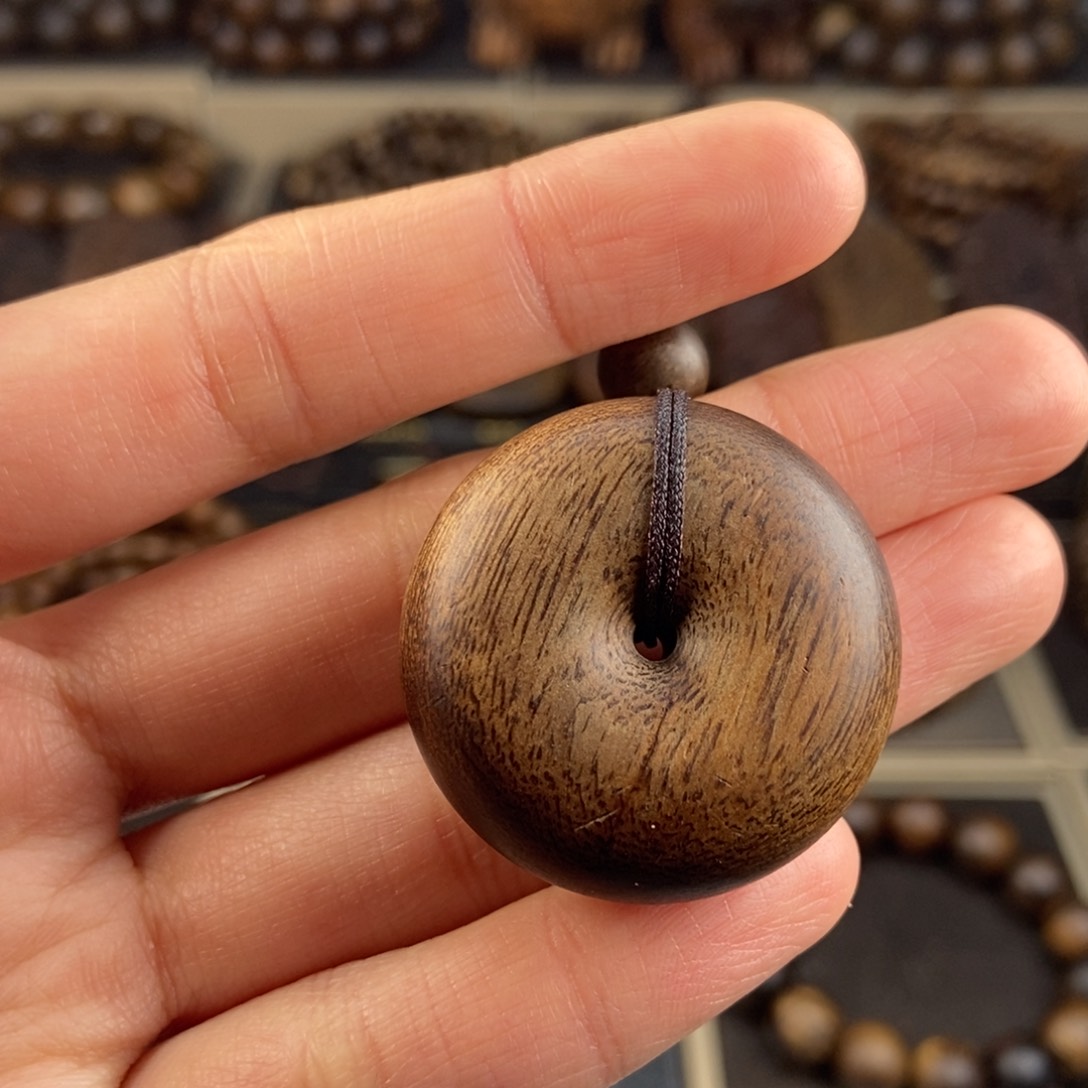 沉香木吊坠相**生越南芽庄白棋楠