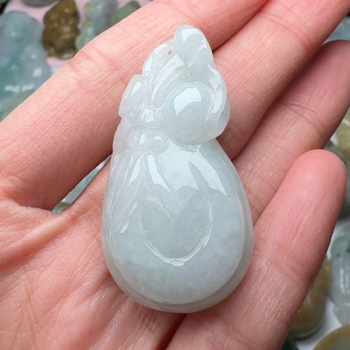 翡翠未镶嵌颈饰福袋