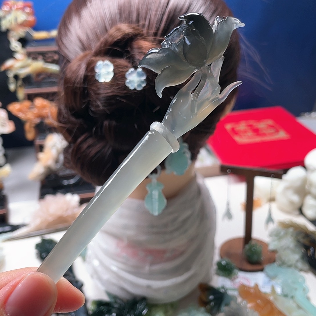 【闪购商品】未镶嵌岫玉发饰赫**瑜