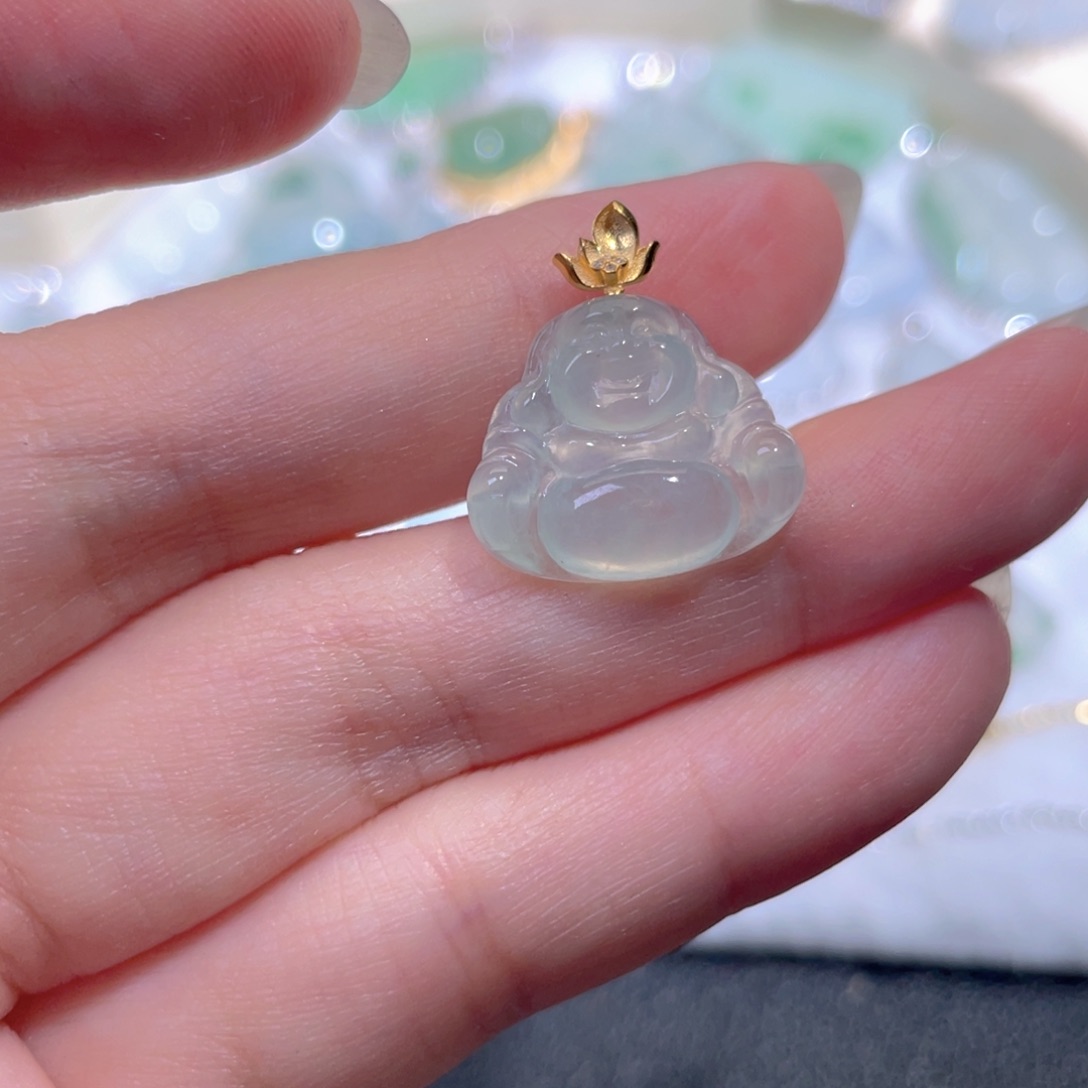 翡翠18K金镶嵌颈饰翡翠