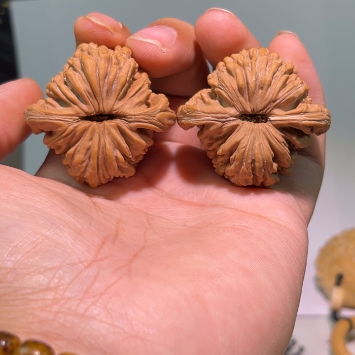 飞***)文玩核桃把件42平谷楼