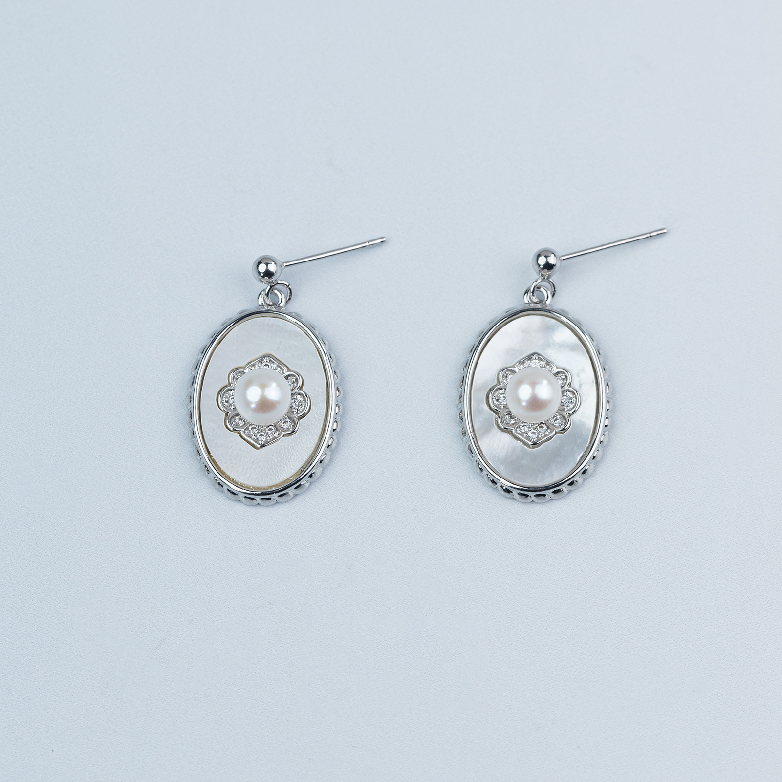 珈白丽 “歌剧院”普齐拉提5-6mm 银耳针 淡水珍珠耳饰【曼曼设计】