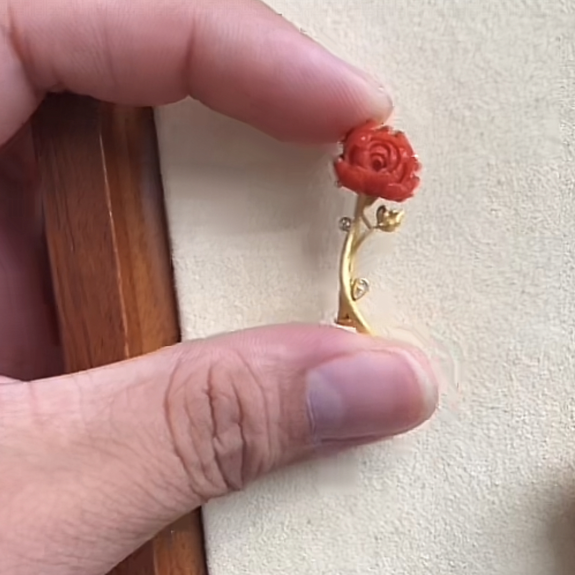 珊瑚牡丹吊坠一个