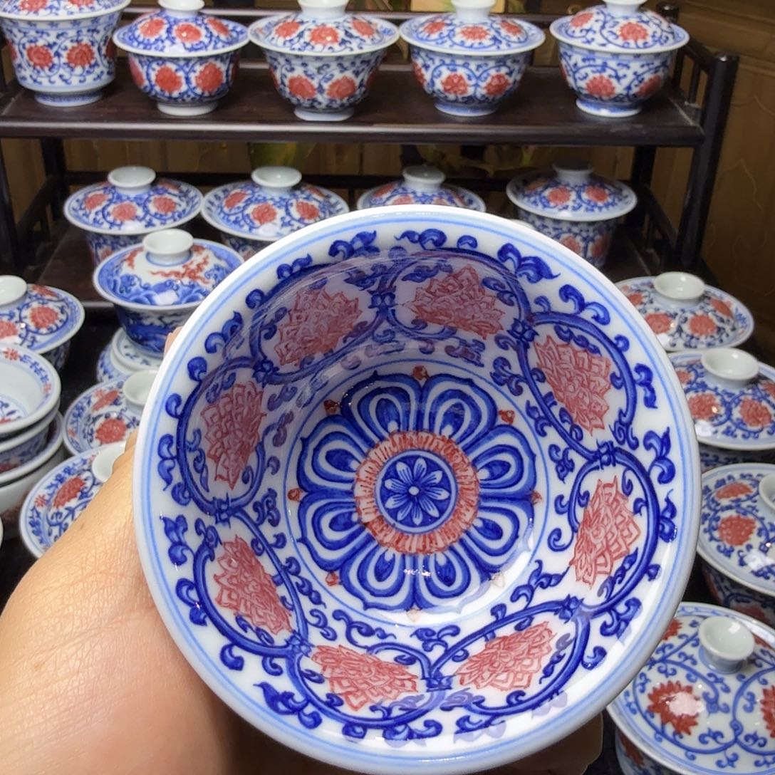 釉里红满绘压手杯