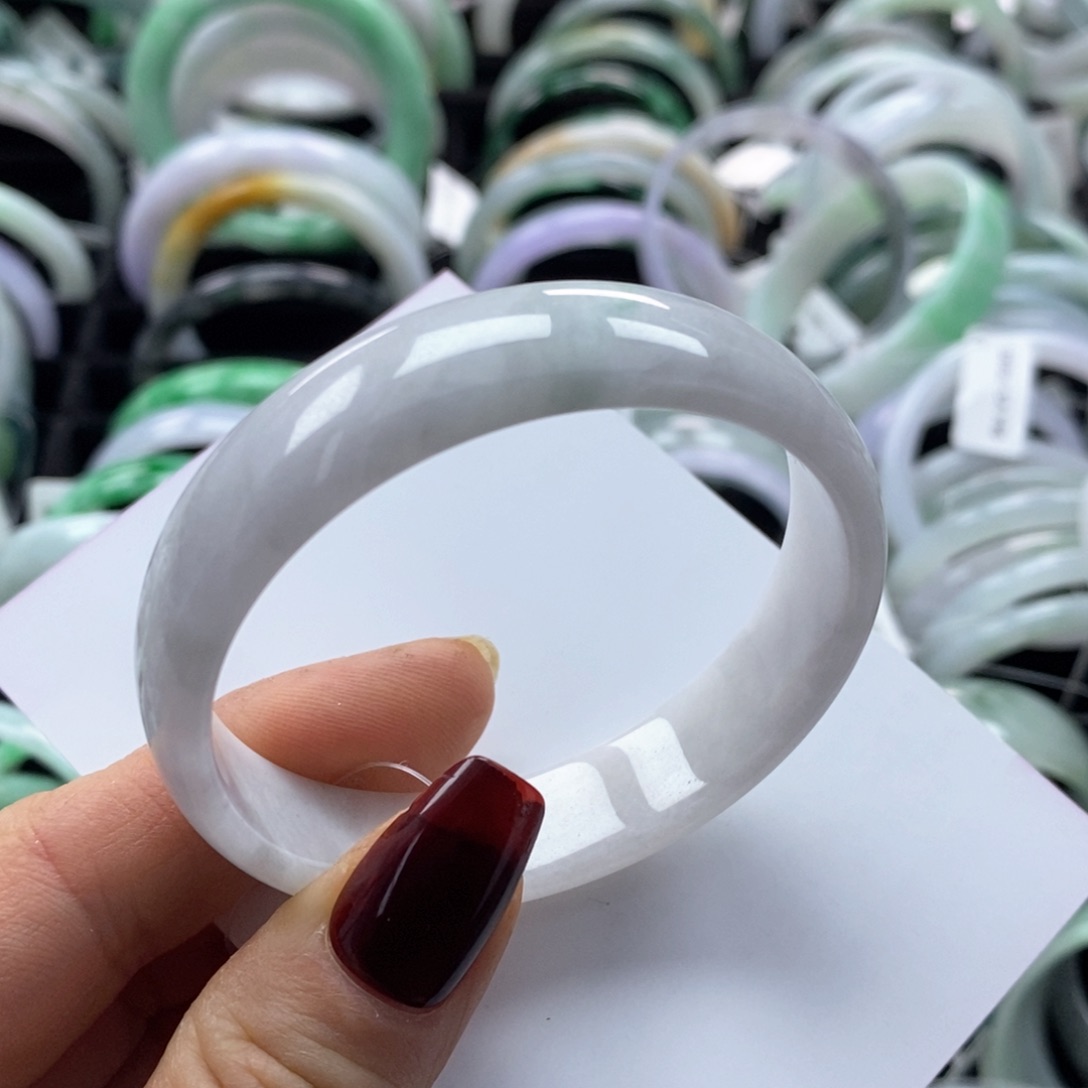 翡翠手镯未镶嵌公主