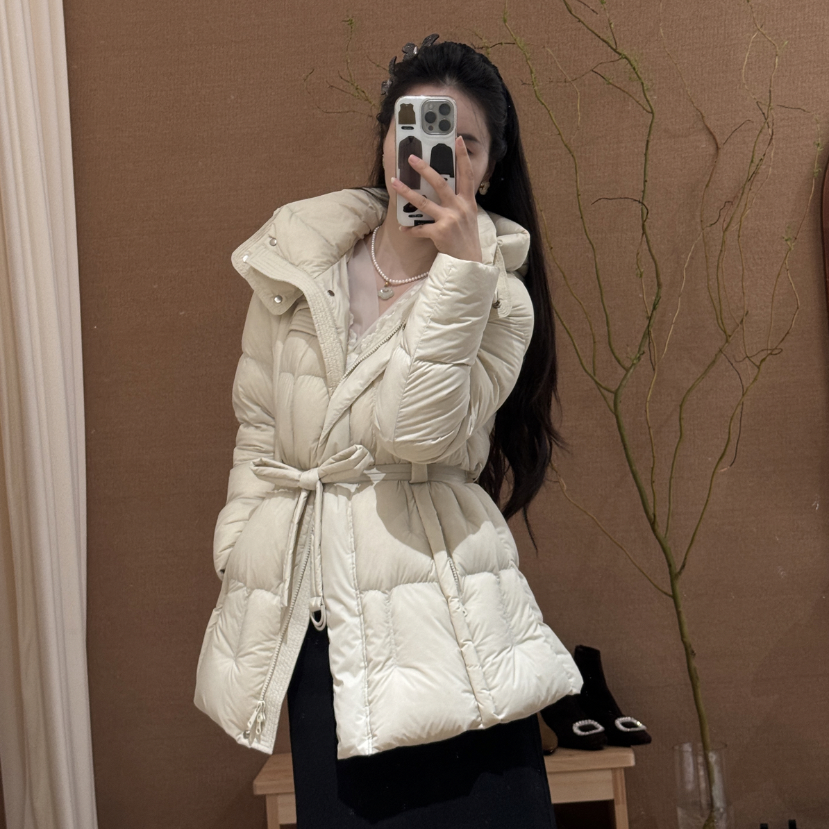 温婉收腰连帽羽绒服～轻盈保暖中款系带羽绒服女
