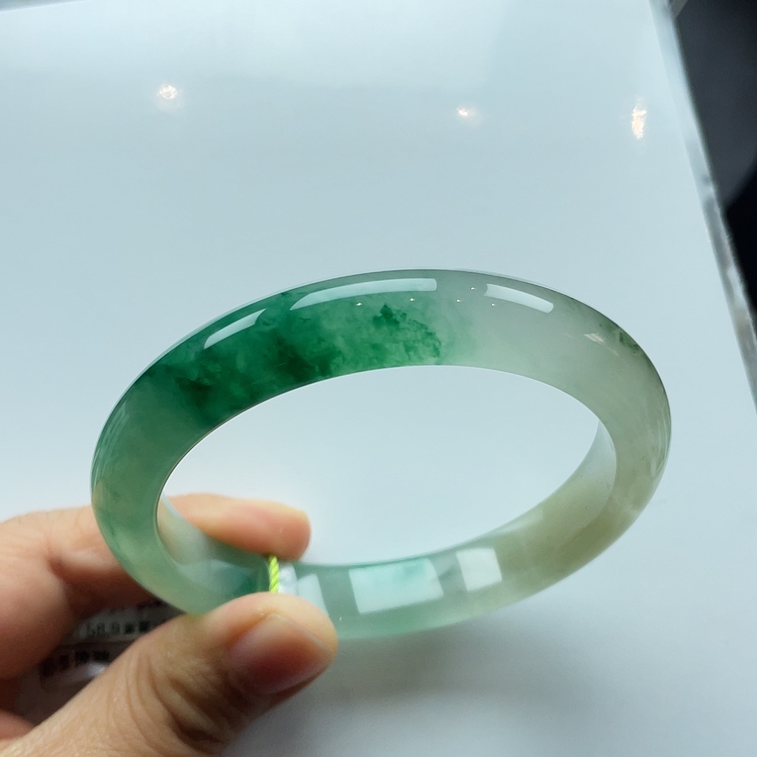 未镶嵌手镯石英质玉
