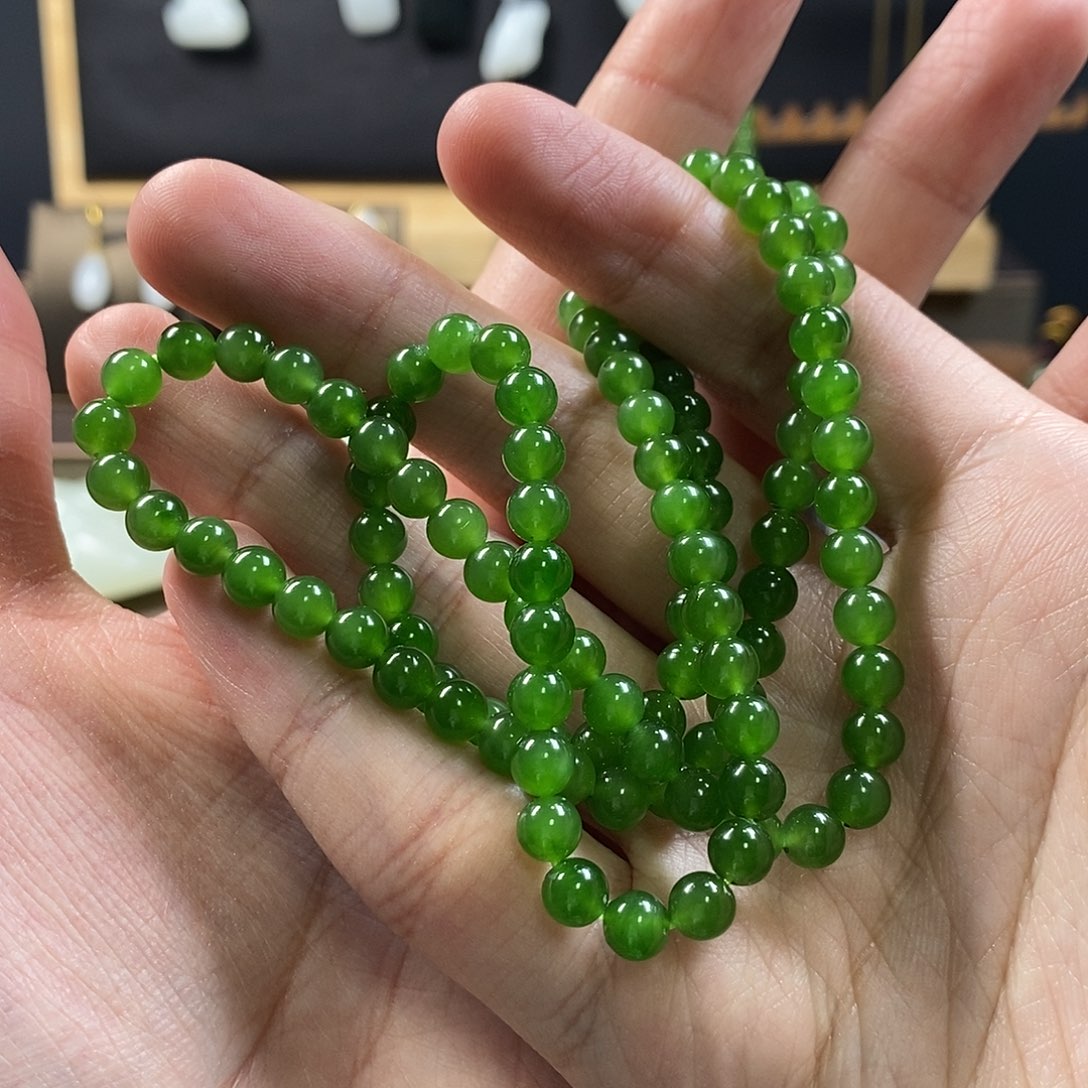 用***8和田玉未镶嵌颈饰