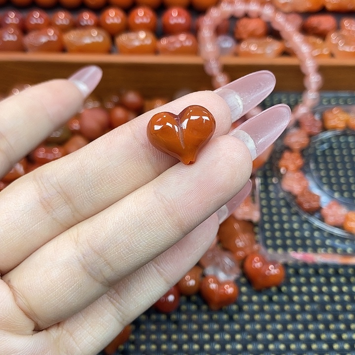 C***e玛瑙/玉髓未镶嵌颈饰屁桃