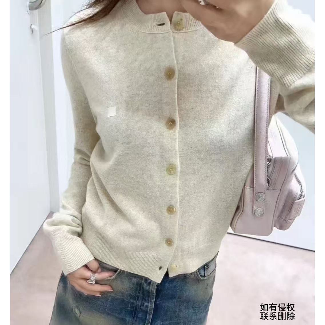 『朱小姐』Face徽标罗纹圆领纽扣针织开衫毛衣 G336