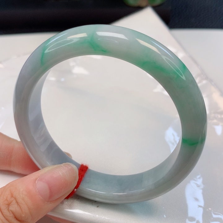 翡翠手镯未镶嵌57圈