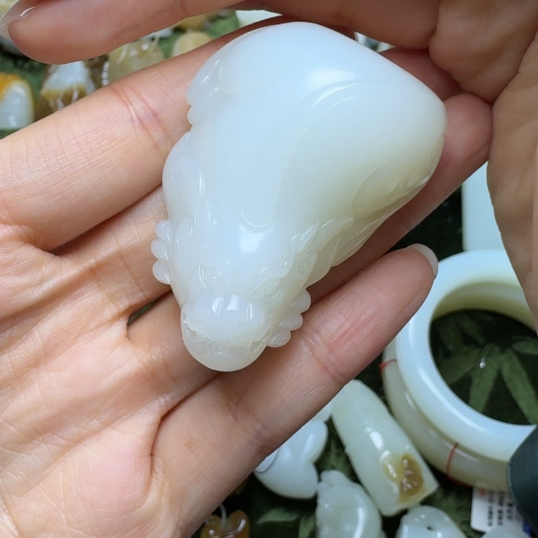 和田玉颈饰未镶嵌