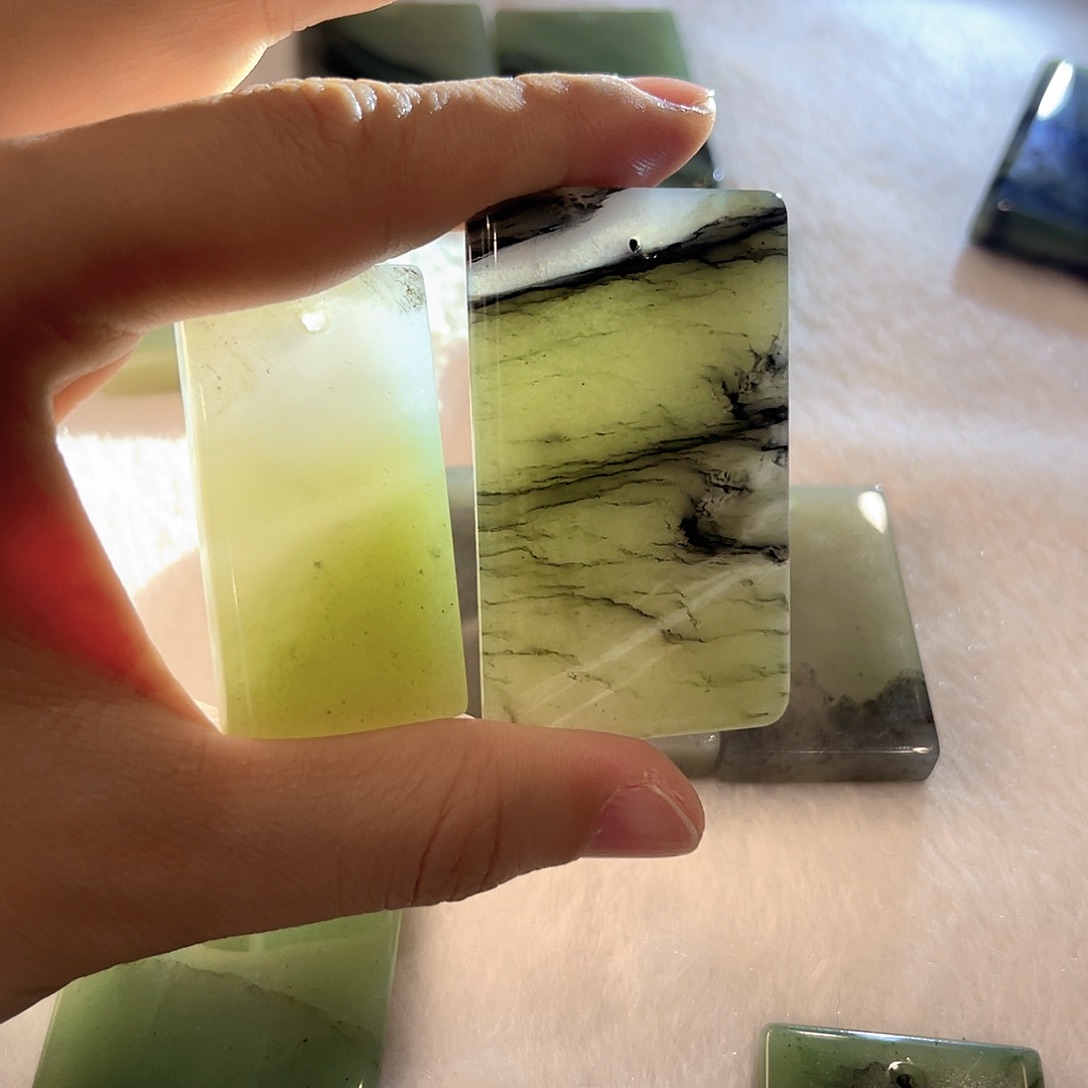 密玉（石英质玉）未镶嵌颈饰