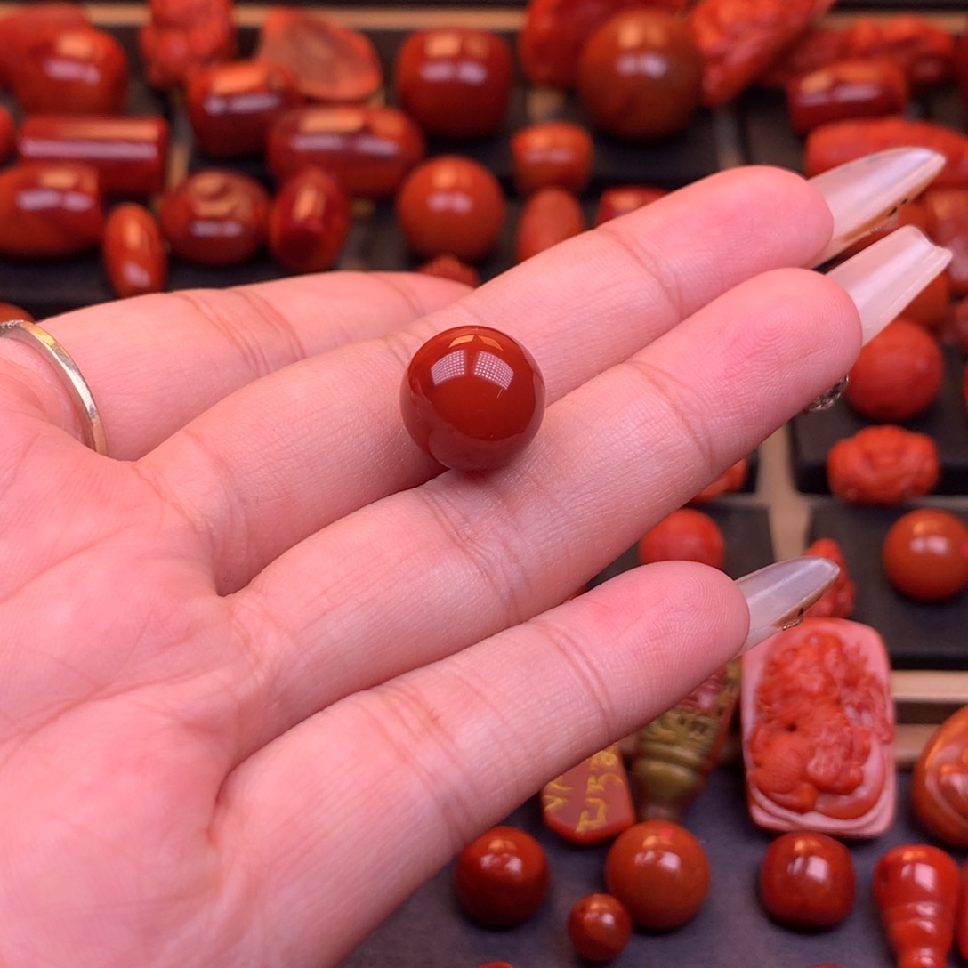 南红玛瑙未镶嵌川料原矿高品圆珠13mm