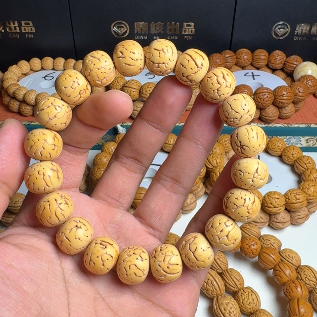 桃核吊坠故***中留纹桃核15尺寸