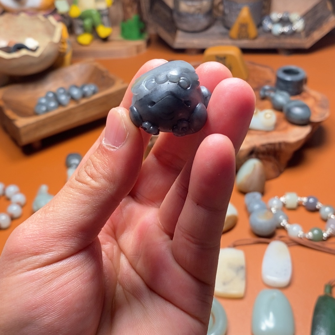 尽***华和田玉未镶嵌颈饰