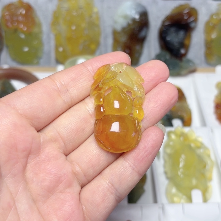 未镶嵌蛇纹石玉吊坠(不含链)用****8