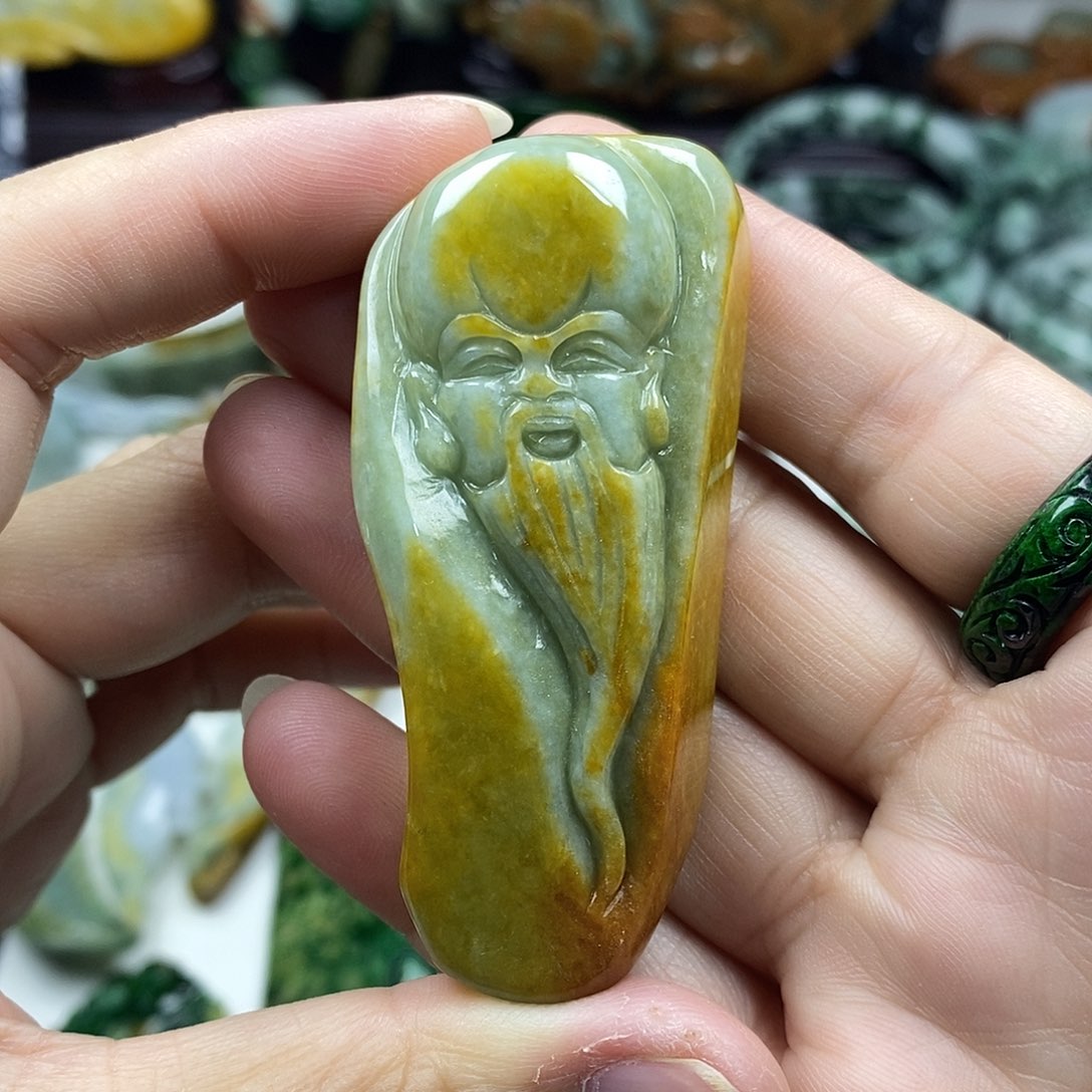 颈饰未镶嵌翡翠牌子