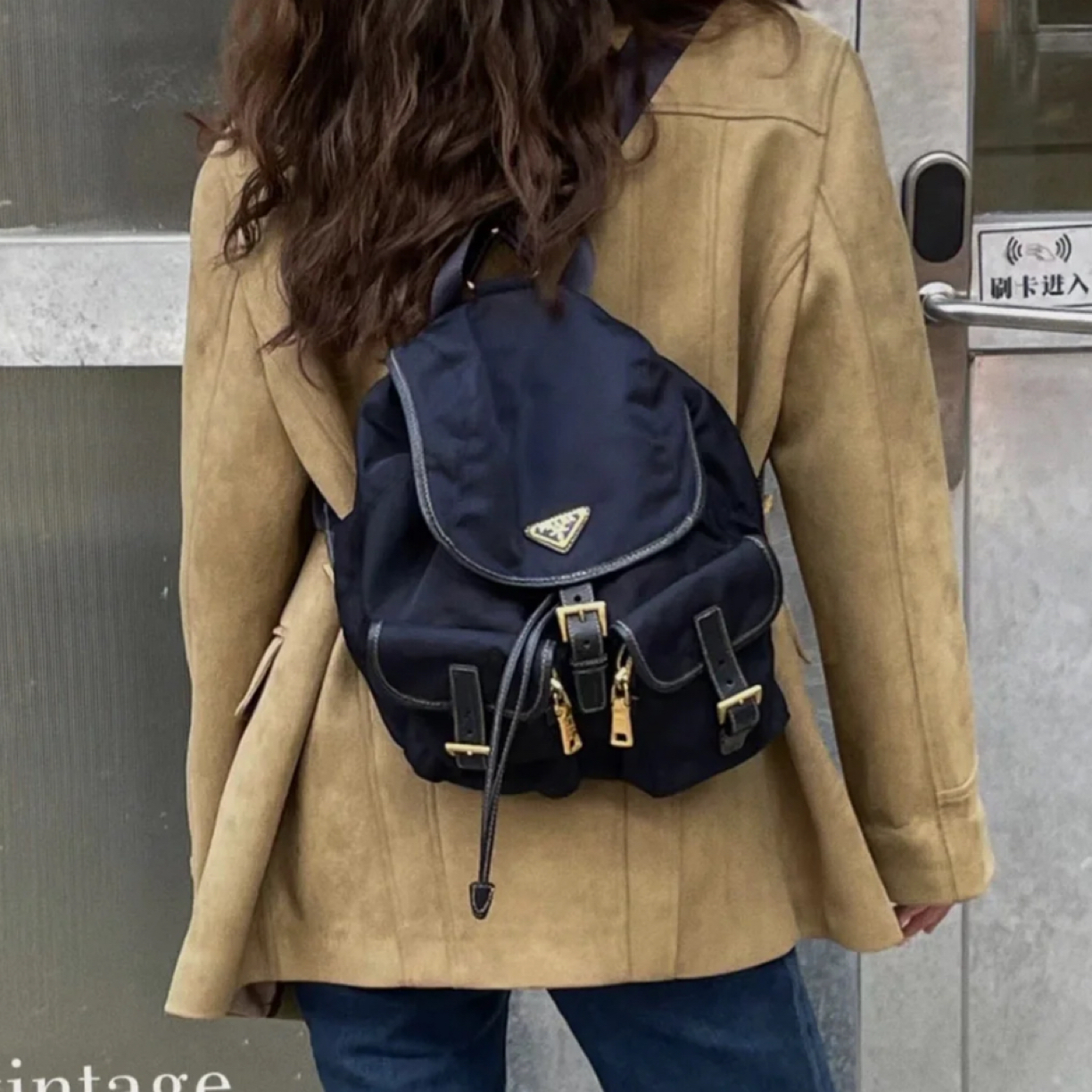 95新 Prada/普拉达 黑色尼龙降落伞新款双肩黑金