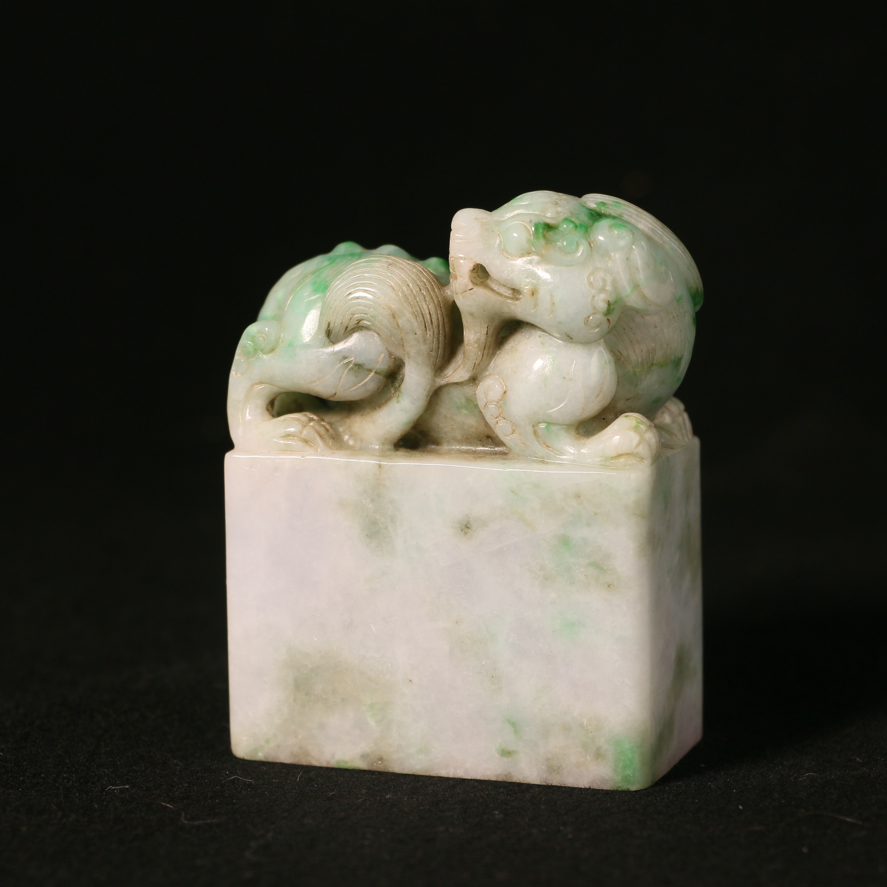 5CC35   清  翡翠瑞兽印章