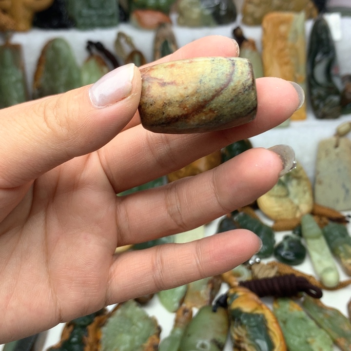 岫岩河磨玉（透闪石质玉）挂件未镶嵌