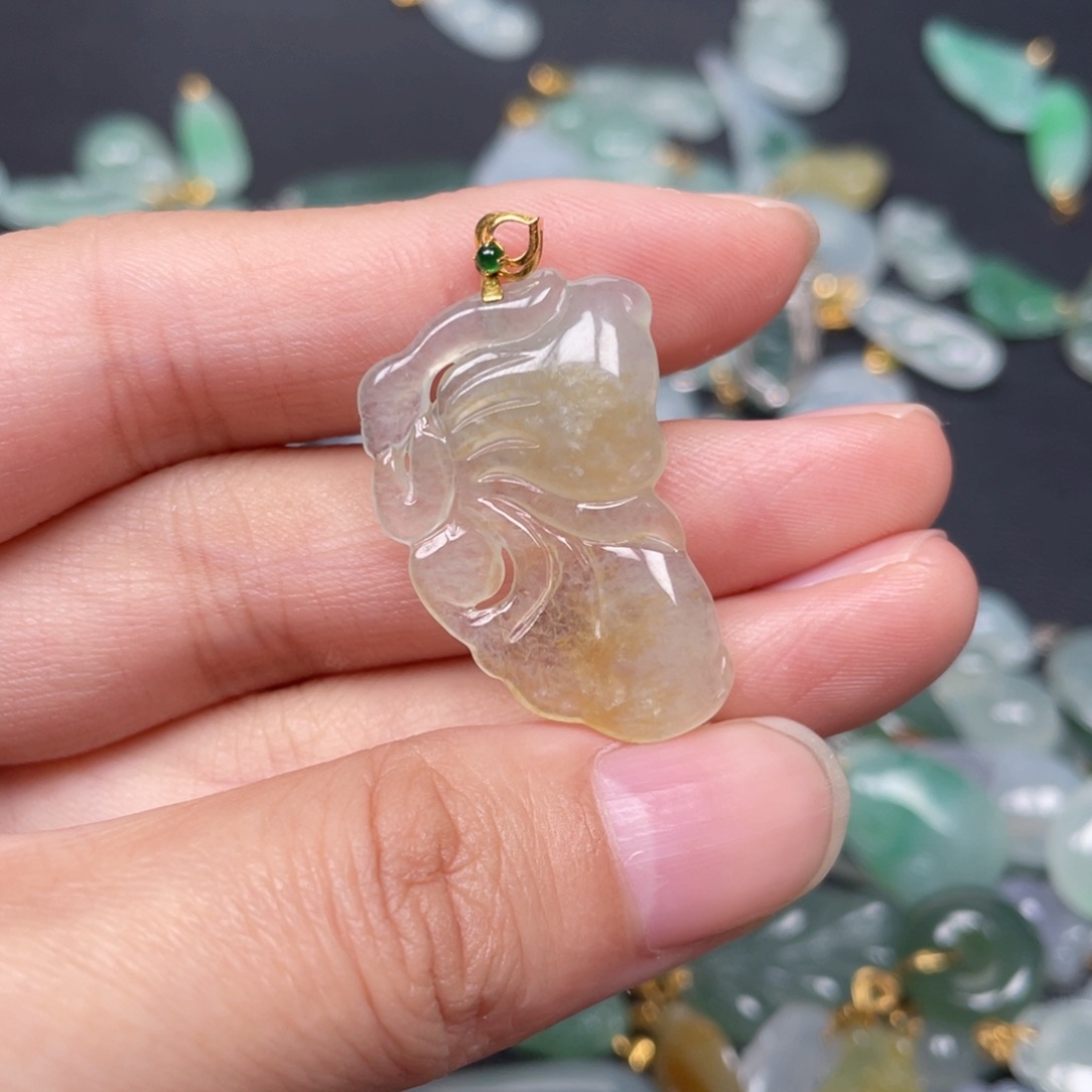 翡翠颈饰18K金镶嵌翡翠