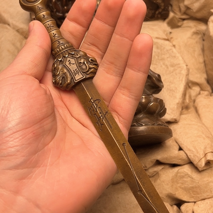 文玩铜器做工精良