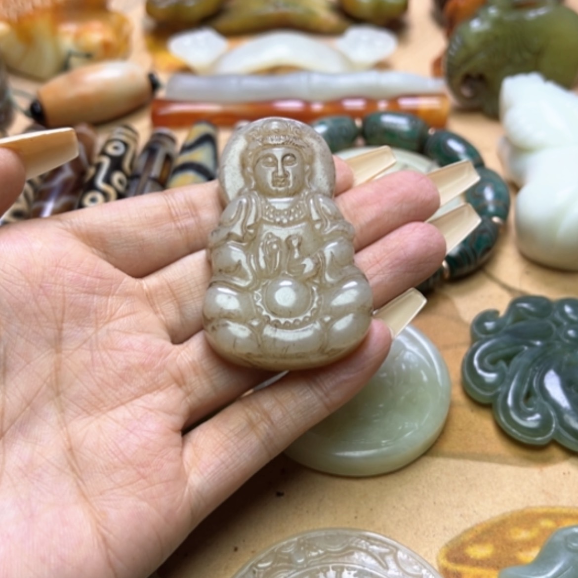 【闪购商品】蛇纹石玉颈饰未镶嵌