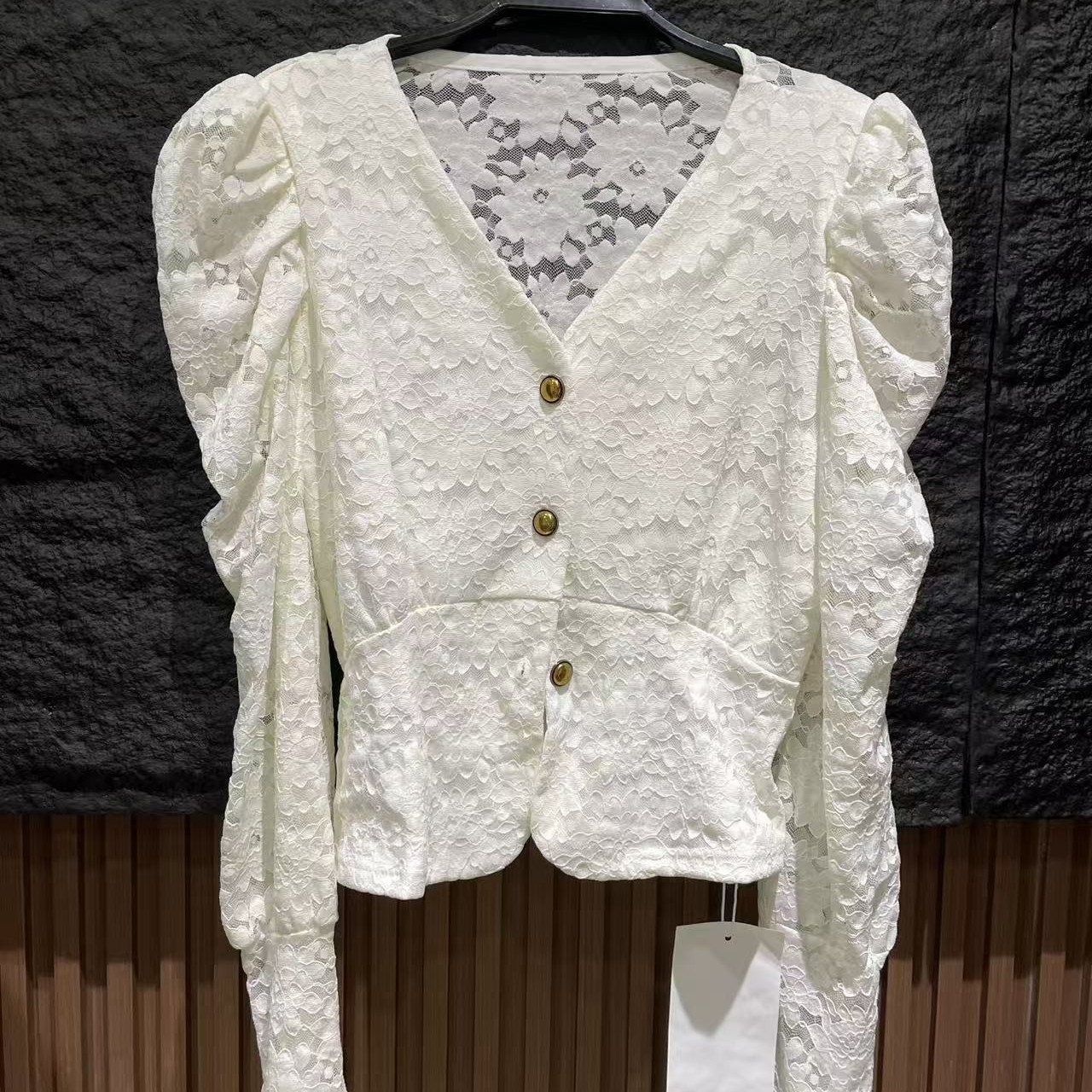 法式时尚蕾丝拼接长袖打底小衫