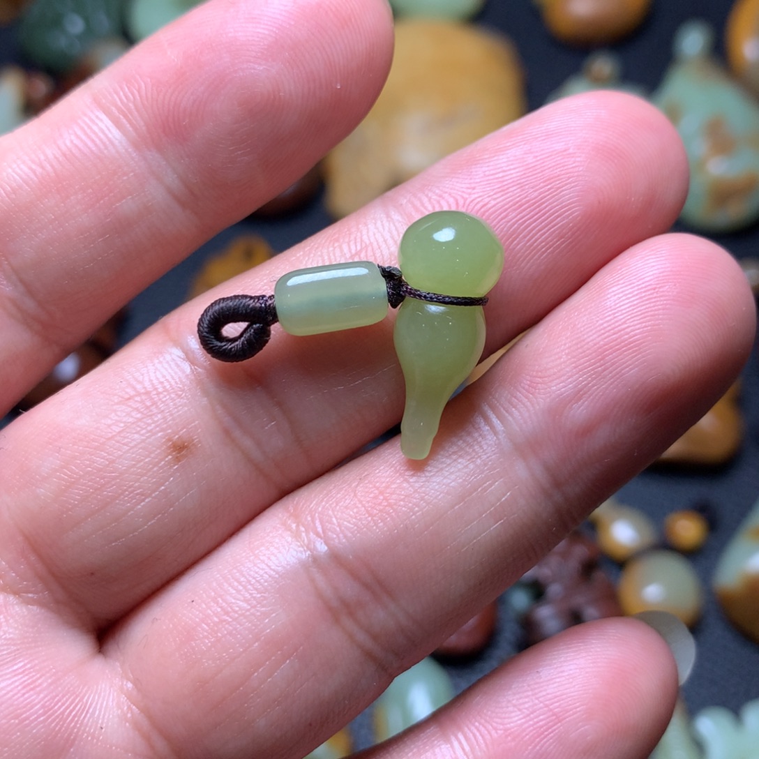 诺***.岫岩河磨玉（透闪石质玉）未镶嵌颈饰