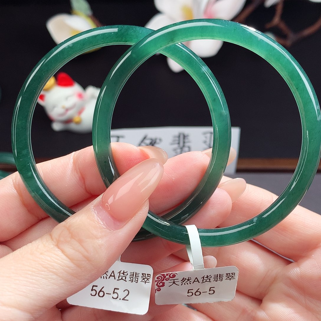 翡翠手镯（圆镯）未镶嵌若*