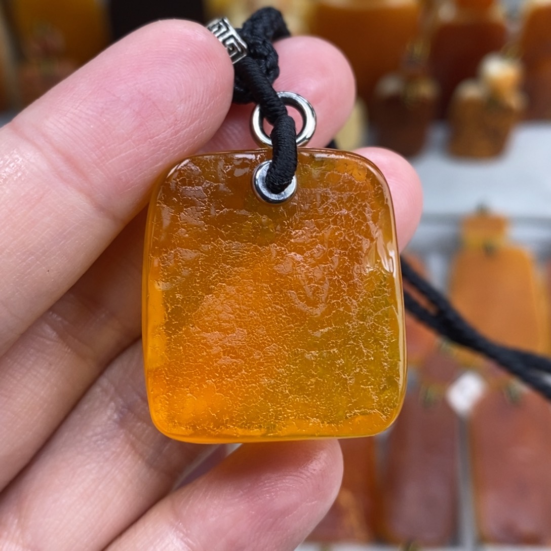 蜜蜡未镶嵌珠宝奇石