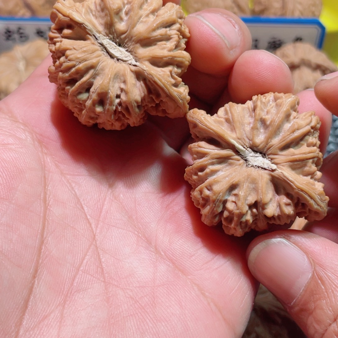 是****文玩核桃吊坠43全品密纹