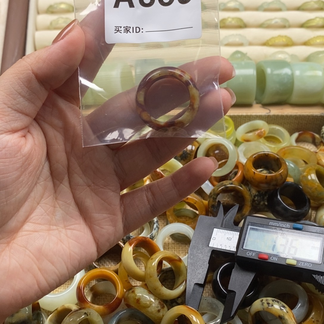 名***饰蛇纹石玉未镶嵌戒指戒指