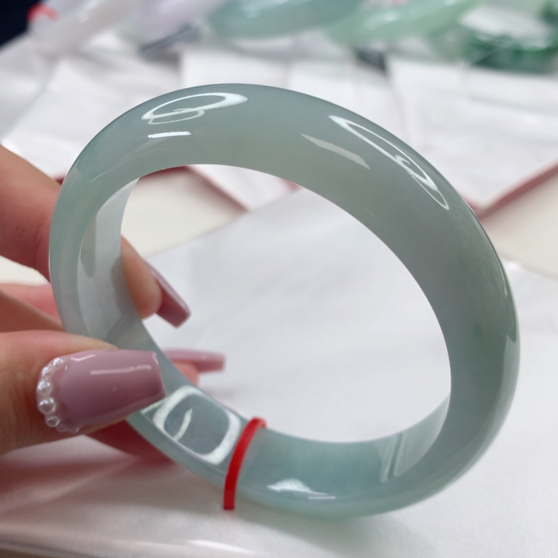 翡翠手镯未镶嵌56.8圈口