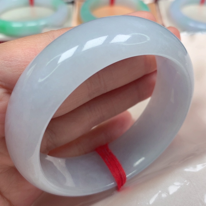 翡翠手镯未镶嵌大轮胎白月光