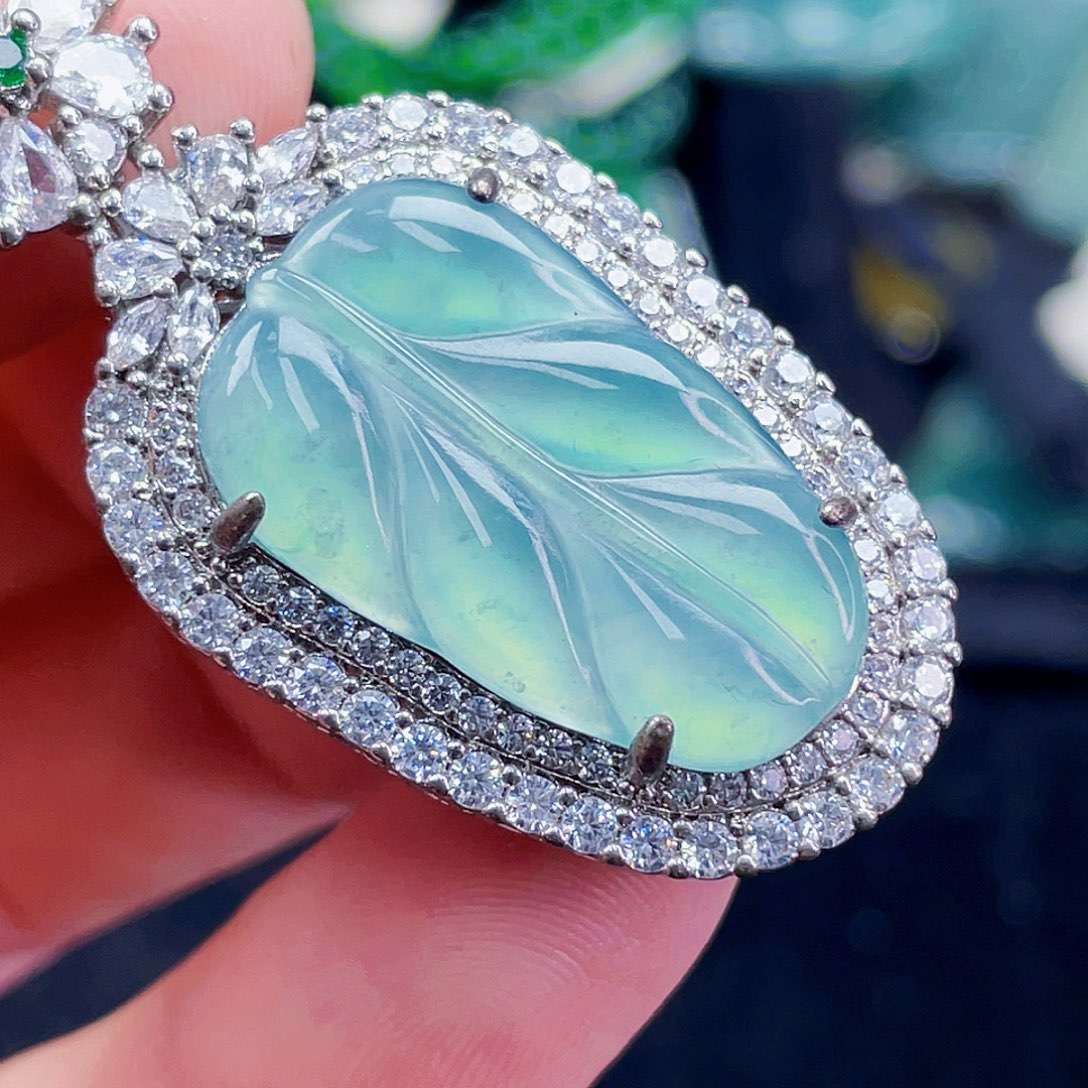 翡翠未镶嵌颈饰347