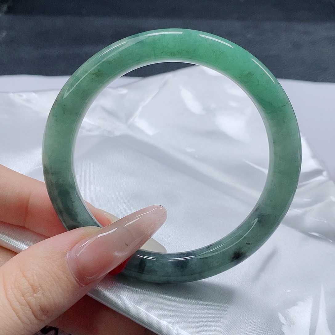【闪购商品】未镶嵌手镯（圆镯）翡翠472号