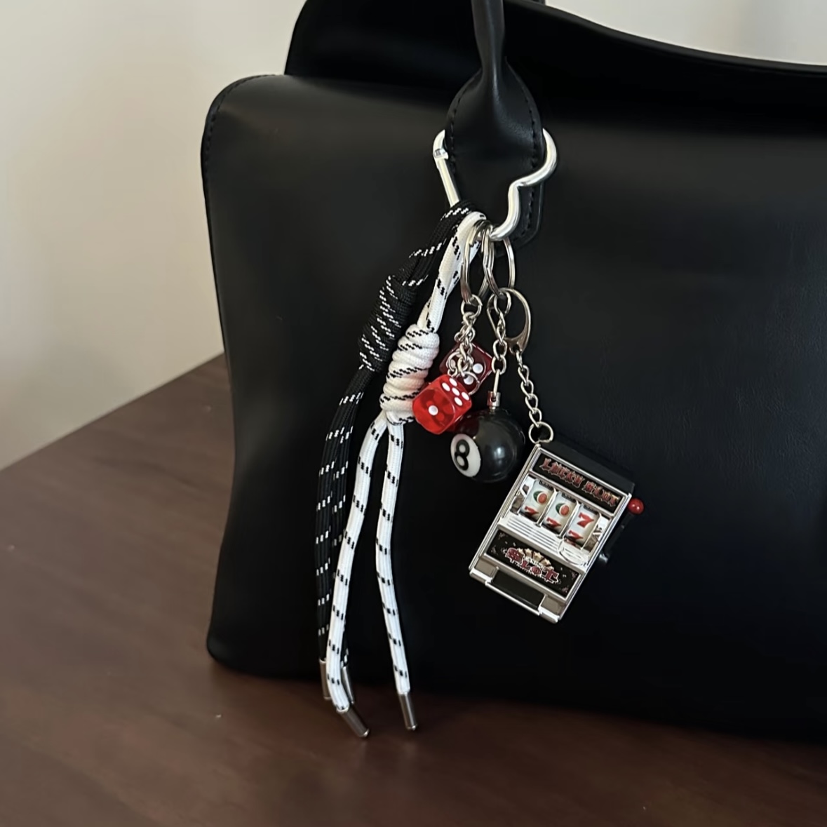 拍一拆二     毛绒 miu 系包挂车挂钥匙挂