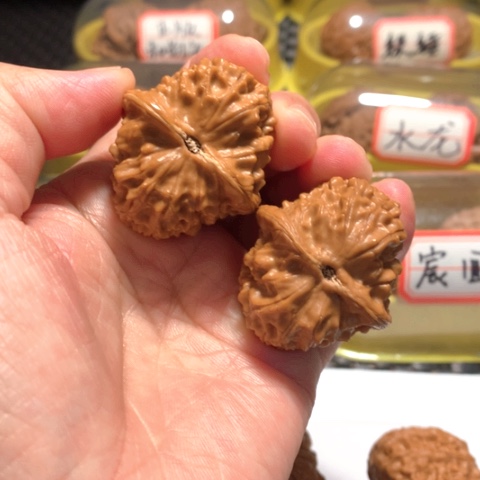 文玩核桃吊坠玉枕